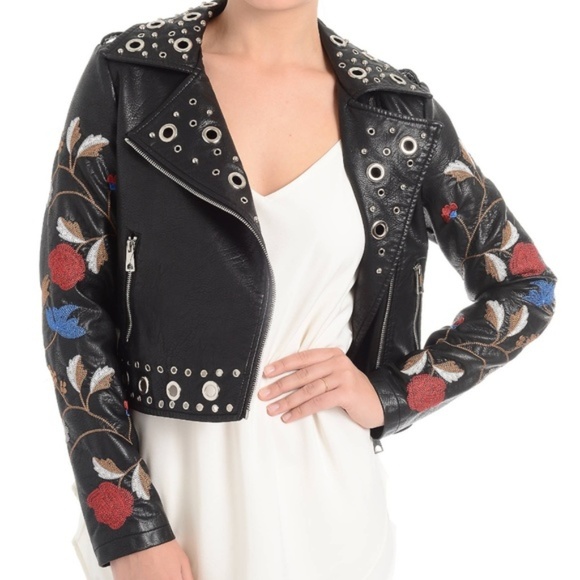 Romeo & Juliet Couture Jackets & Blazers - New Romeo And Juliet Couture Embroidered Jacket S